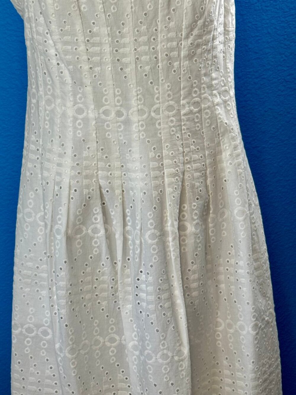 Jones Wear White Eyelet Sleeveless V-Neck Dress Size 14 - Picture 2 of 10